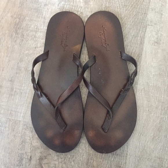 american eagle brown flip flops